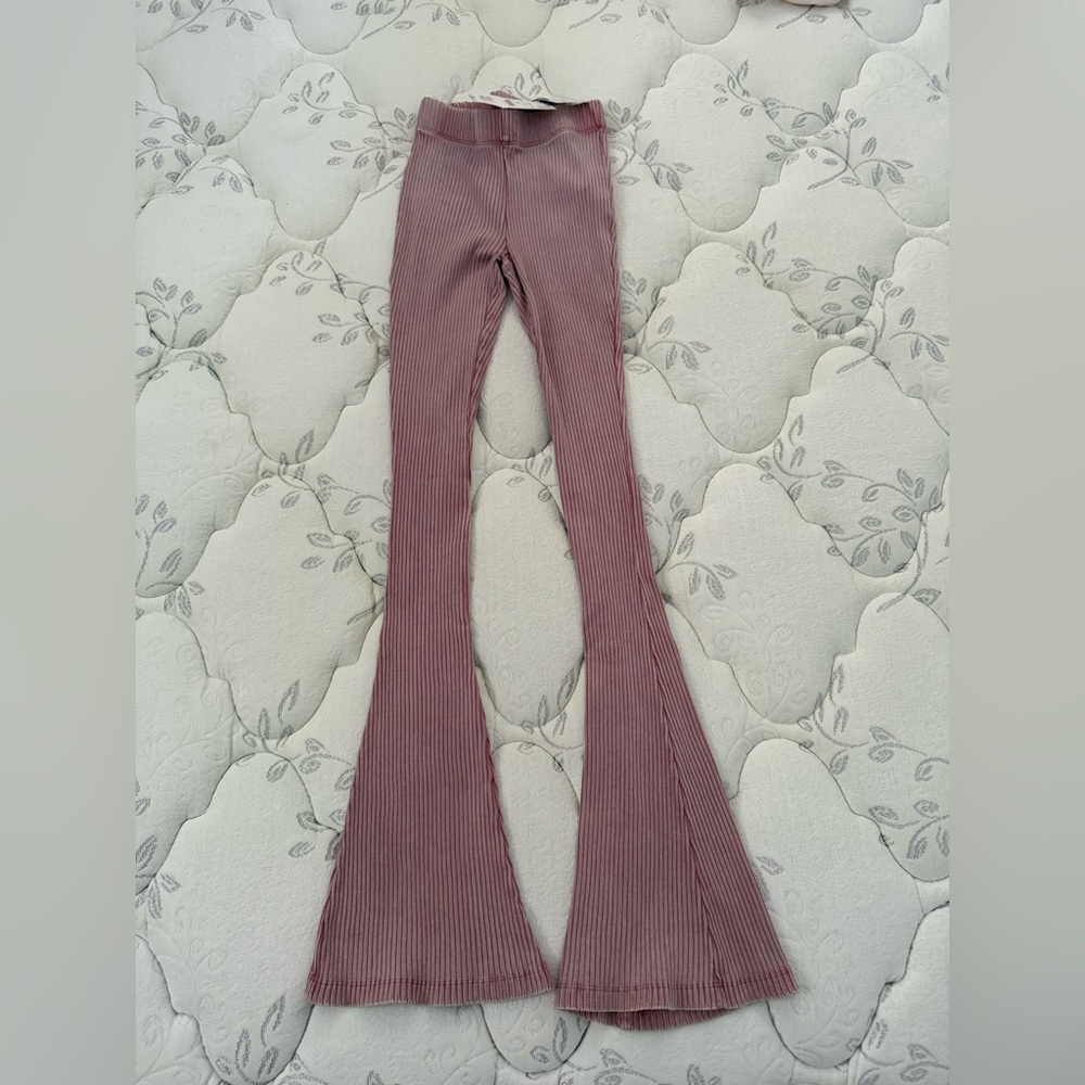 ZARA NWT Ribbed Flare Pants in Mauve
